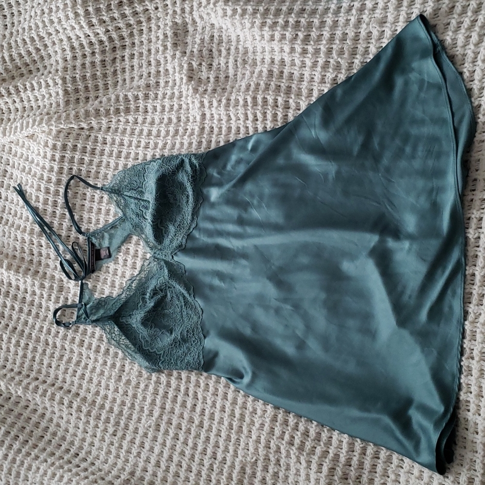 BNWT Victoria's Secret Satin Slip